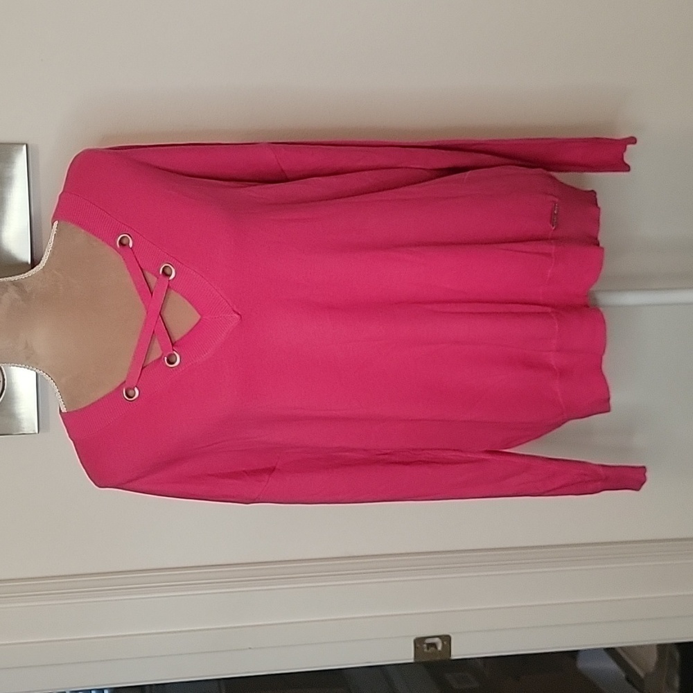 Michael Michael Kors Bright Pink Long Sleeved V-Neck Sweater, Size M, EUC